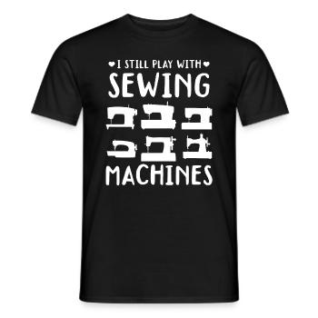Sewing Ideas - I still play with sewing machines - Männer T-Shirt - Schwarz - Vorne - AI Model Male 178 light (178cm)