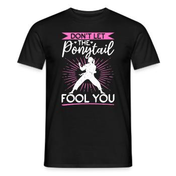 Ne laissez pas la queue de cheval vous tromper - Muay Thai drôle - T-shirt homme - noir - Devant - AI Model Male 178 light (178cm)