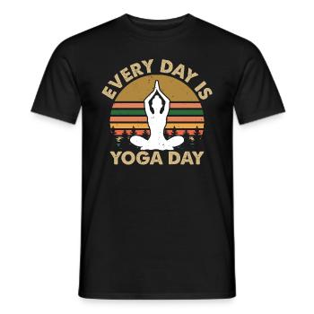 Every day is Yoga day - Yoga Lover Funny Yoga - Männer T-Shirt - Schwarz - Vorne - AI Model Male 178 light (178cm)