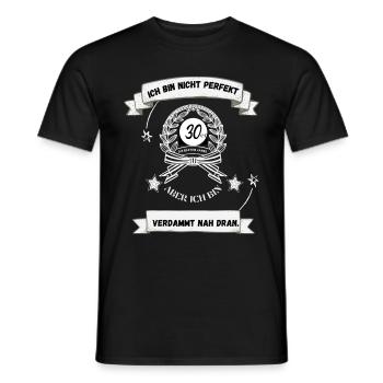 Ich bin nicht perfekt 30er Jahre Fun T-Shirt - Männer T-Shirt - Schwarz - Vorne - AI Model Male 178 light (178cm)