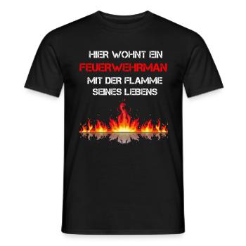 Here lives a firefighter with his flame - Men's T-Shirt - black - Front - AI Model Male 178 light (178cm)