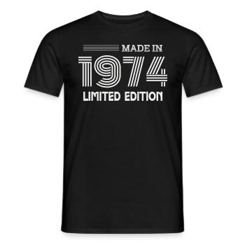 1974 Geburtstagsgeschenkidee 1974 - Männer T-Shirt - Schwarz - Vorne - AI Model Male 178 light (178cm)