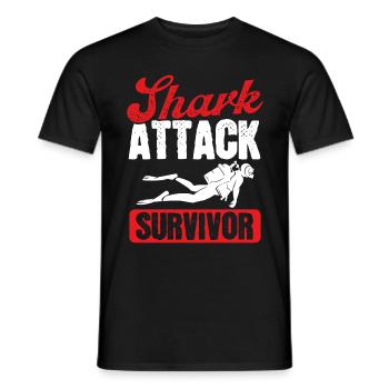 Scuba Diving Shark Attack Survivor Scuba Diver - Männer T-Shirt - Schwarz - Vorne - AI Model Male 178 light (178cm)