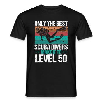 Niveau 50 ans Scuba Diver 50e anniversaire Plongée - T-shirt homme - noir - Devant - AI Model Male 178 light (178cm)