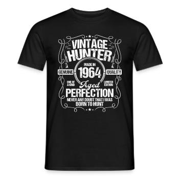 1964 Hunting for Boar Hunter Dog 1964 Year Born - Männer T-Shirt - Schwarz - Vorne - AI Model Male 178 light (178cm)
