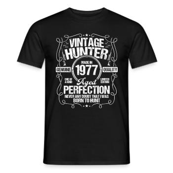 1977 Chasse au chien chasseur de sanglier 1977 Année de naissance - T-shirt homme - noir - Devant - AI Model Male 178 light (178cm)