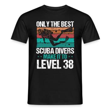 38 Scuba Diving Level 38 Year Diver Snorkeling - Männer T-Shirt - Schwarz - Vorne - AI Model Male 178 light (178cm)