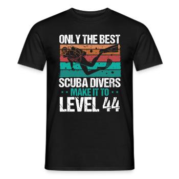 44 Scuba Diving Level 44 Year Diver Snorkeling - Männer T-Shirt - Schwarz - Vorne - AI Model Male 178 light (178cm)