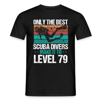 79 Scuba Diving Level 79 Year Diver Snorkeling - Männer T-Shirt - Schwarz - Vorne - AI Model Male 178 light (178cm)