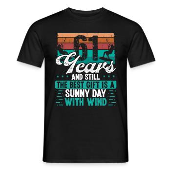 61 Year Old Kitesurfer Kiteboarding 61 Birthday - Männer T-Shirt - Schwarz - Vorne - AI Model Male 178 light (178cm)