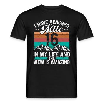 16 Year Old Hiker Mountains Hiking 16 Birthday - Männer T-Shirt - Schwarz - Vorne - AI Model Male 178 light (178cm)