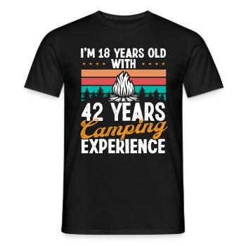 60 Year Old Camper Mountains Camping 60 Birthday - Männer T-Shirt - Schwarz - Vorne - AI Model Male 178 light (178cm)