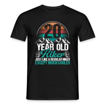 20 Birthday Hiking Mountains 20 Year Old Hiker - Männer T-Shirt - Schwarz - Vorne - AI Model Male 178 light (178cm)