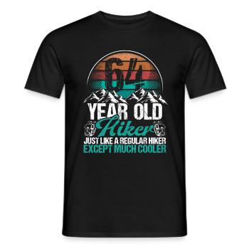 64 Birthday Hiking Mountains 64 Year Old Hiker - Männer T-Shirt - Schwarz - Vorne - AI Model Male 178 light (178cm)