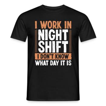 Travail de production d’humour d’ouvrier d’usine de nuit - T-shirt homme - noir - Devant - AI Model Male 178 light (178cm)