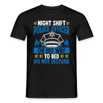 Policier de nuit sur le lit Officier de police - T-shirt homme - noir - Devant - AI Model Male 178 light (178cm)