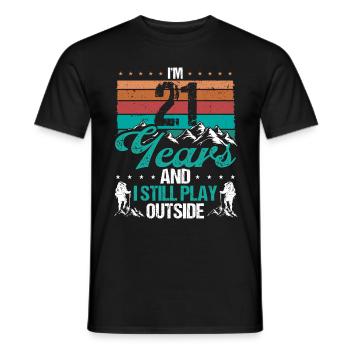21 Year Old Hiker Mountains Hiking 21 Birthday - Männer T-Shirt - Schwarz - Vorne - AI Model Male 178 light (178cm)