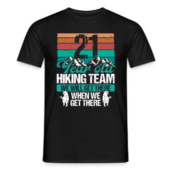 21 Birthday Sloth Hiking Mountains 21 Year Old - Männer T-Shirt - Schwarz - Vorne - AI Model Male 178 light (178cm)