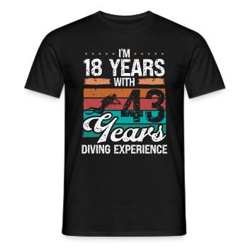 61 Birthday Idea Scuba Diving 61 Year Old Diver - Männer T-Shirt - Schwarz - Vorne - AI Model Male 178 light (178cm)