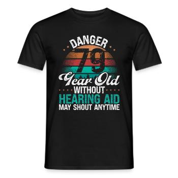 79 Birthday Idea Humor May Shout Funny 79 Year Old - Männer T-Shirt - Schwarz - Vorne - AI Model Male 178 light (178cm)