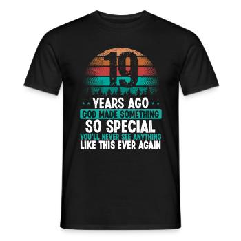 19 Anniversaire Dieu a fait quelque chose de spécial 19 ans - T-shirt homme - noir - Devant - AI Model Male 178 light (178cm)