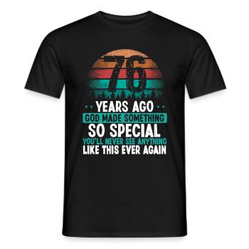 76 Anniversaire Dieu a fait quelque chose de spécial 76 ans - T-shirt homme - noir - Devant - AI Model Male 178 light (178cm)