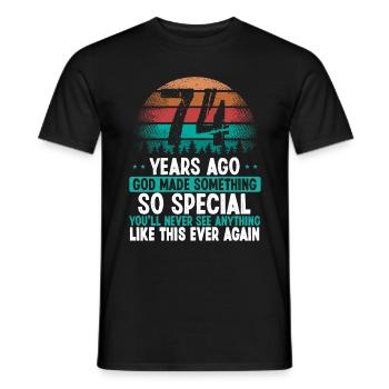 74 Anniversaire Dieu a fait quelque chose de spécial 74 ans - T-shirt homme - noir - Devant - AI Model Male 178 light (178cm)