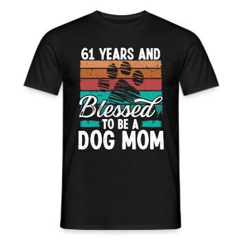 61 Year Old Dog Mom 61 Birthday Retro Dog Mother - Männer T-Shirt - Schwarz - Vorne - AI Model Male 178 light (178cm)