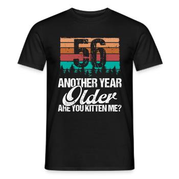 56 Year Old Funny Cat Lover Humor Kitten Me Idea - Männer T-Shirt - Schwarz - Vorne - AI Model Male 178 light (178cm)