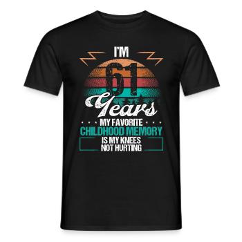 61 Year Old Knee Injury Humor Funny Birthday Idea - Männer T-Shirt - Schwarz - Vorne - AI Model Male 178 light (178cm)