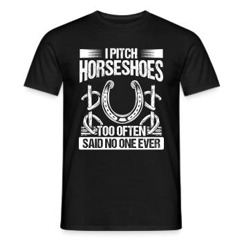Horseshoe Pitching Funny Thrower Game Tosser - Männer T-Shirt - Schwarz - Vorne - AI Model Male 178 light (178cm)