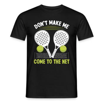 Paddle Tennis Player Match me faire venir au filet - T-shirt homme - noir - Devant - AI Model Male 178 light (178cm)