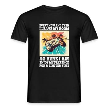 Every Now And Then I Leave My Room Gamer Gaming - Männer T-Shirt - Schwarz - Vorne - AI Model Male 178 light (178cm)