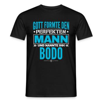Bodo Name Design - Männer T-Shirt - Schwarz - Vorne - AI Model Male 178 light (178cm)