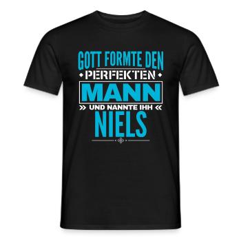 Niels Name Design - Männer T-Shirt - Schwarz - Vorne - AI Model Male 178 light (178cm)