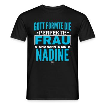 Nadine Name Design - Männer T-Shirt - Schwarz - Vorne - AI Model Male 178 light (178cm)