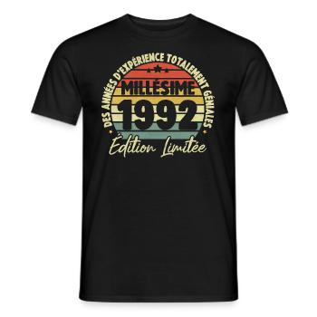 Cadeau D'anniversaire Millésime Fabriqué en 1992 - T-shirt homme - noir - Devant - AI Model Male 178 light (178cm)