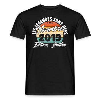 Cadeau Les légendes sont nées en Novembre 2019 - T-shirt homme - noir - Devant - AI Model Male 178 light (178cm)