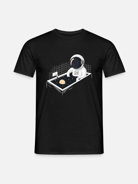 Astronaut in bathtub - Men's T-Shirt - black