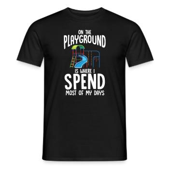 Sur le terrain de jeu, c’est là que je passe la majeure partie de mon - T-shirt homme - noir - Devant - AI Model Male 178 light (178cm)