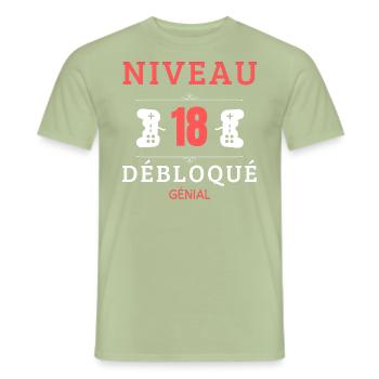 Niveau 18 débloqué - Génial ! - T-shirt homme - vert sauge - Devant - AI Model Male 178 light (178cm)