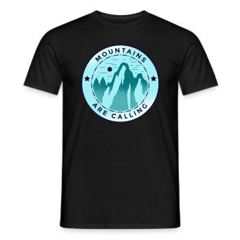 The Mountains are Calling Mountain Quotes - Männer T-Shirt - Schwarz - Vorne - AI Model Male 178 light (178cm)