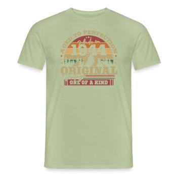 Vintage Perfektion - 80 Jahre alt, einzigartig - Männer T-Shirt - Sage - Vorne - AI Model Male 178 light (178cm)