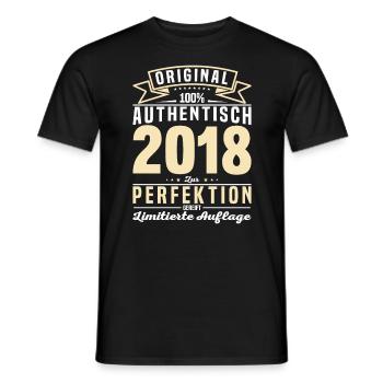Vintage Authentizität 2018 Geschenk - Männer T-Shirt - Schwarz - Vorne - AI Model Male 178 light (178cm)