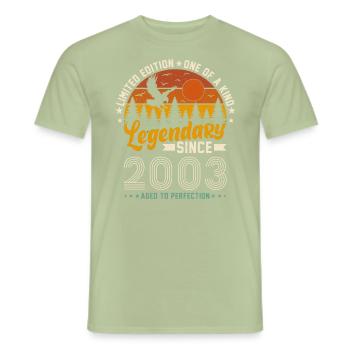 Vintage 2003 - 20 Jahre Legendär - Männer T-Shirt - Sage - Vorne - AI Model Male 178 light (178cm)