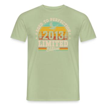 2013 Vintage - Men's T-Shirt - sage - Front - AI Model Male 178 light (178cm)