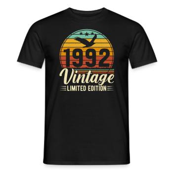 Kreative 1992 Jahrgang Retro Design - Männer T-Shirt - Schwarz - Vorne - AI Model Male 178 light (178cm)