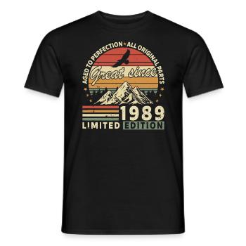 Vintage 1989: Retro Birthday Legend - Männer T-Shirt - Schwarz - Vorne - AI Model Male 178 light (178cm)