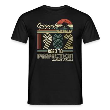 Vintage Legend 1982 - Männer T-Shirt - Schwarz - Vorne - AI Model Male 178 light (178cm)