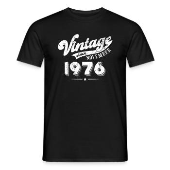 Millésime depuis Novembre 1976 Cadeau d’anniversaire - T-shirt homme - noir - Devant - AI Model Male 178 light (178cm)